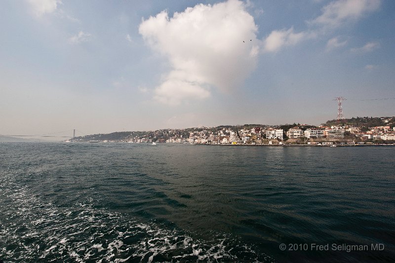 20100403_111214 D3.jpg - Along the Bosphorus looking back (south) at Bosphorus Bridge I